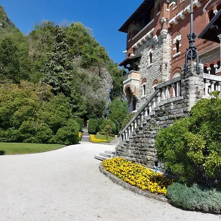 Charming Front Apartment